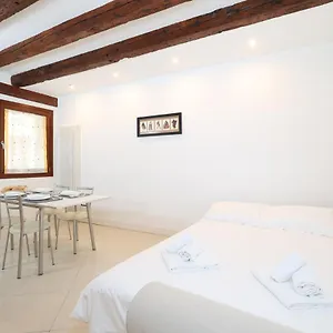 Bricola Biennale Apartament