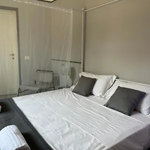 eureka-studio-apartment.taorminaitalyhotels.com/